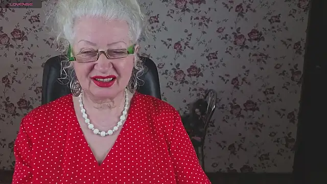 Maya Mayflower online show from 04-24-26, 03:08