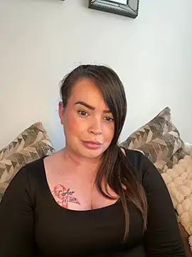 Snapshot of Sophie_23XX chatting on 03-20-25, 02:10 Sophie 23XX online show from 03-20-25, 02:10