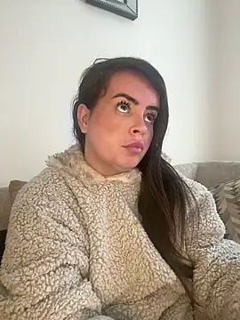 Snapshot of Sophie_23XX chatting on 02-08-26, 10:35 Sophie 23XX online show from 02-08-26, 10:35