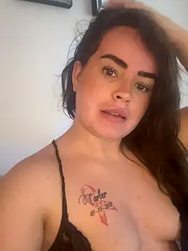 Snapshot of Sophie_23XX chatting on 12-20-25, 11:46 Sophie 23XX online show from 12-20-25, 11:46