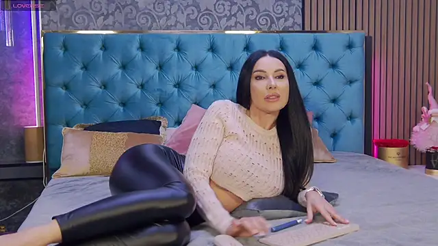 Snapshot of Vanessao1 chatting on 10-09-25, 12:49 Vanessao1 online show from 10-09-25, 12:49