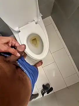 karlossan24 online show from 04-03-26, 02:34