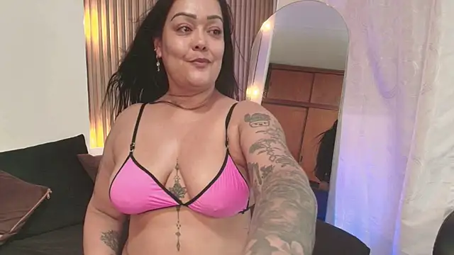 Snapshot of violeta_delavega1 chatting on 03-11-25, 11:15 violeta delavega1 online show from 03-11-25, 11:15