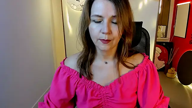 NicoleHitman online show from 03-31-26, 05:04