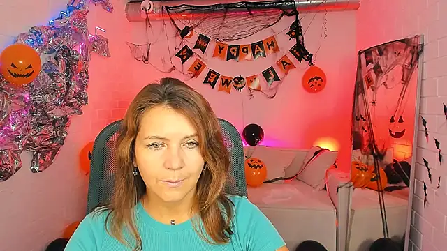 NicoleHitman online show from 10-29-25, 05:39