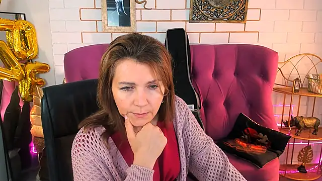 Snapshot of NicoleHitman chatting on 09-16-25, 05:19 NicoleHitman online show from 09-16-25, 05:19
