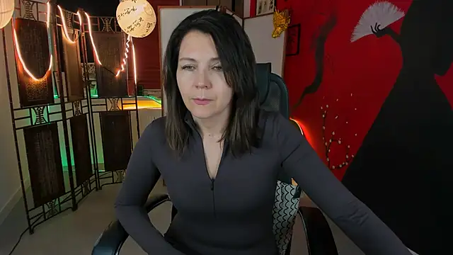 Snapshot of NicoleHitman chatting on 03-17-25, 05:12 NicoleHitman online show from 03-17-25, 05:12
