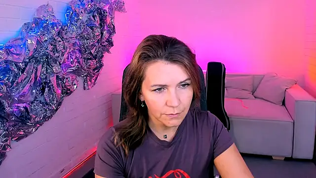 Snapshot of NicoleHitman chatting on 09-15-25, 05:19 NicoleHitman online show from 09-15-25, 05:19