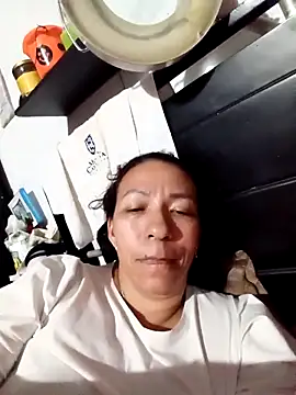 Snapshot of Antonela45 chatting on 09-27-25, 03:56 Antonela45 online show from 09-27-25, 03:56