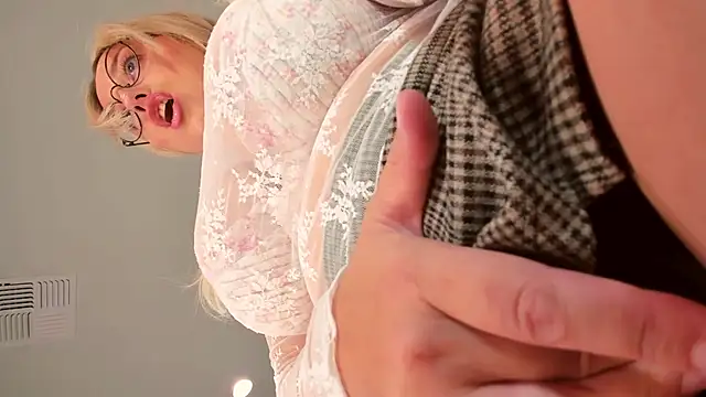 realtoxxxxmaria online show from 10-31-25, 11:18