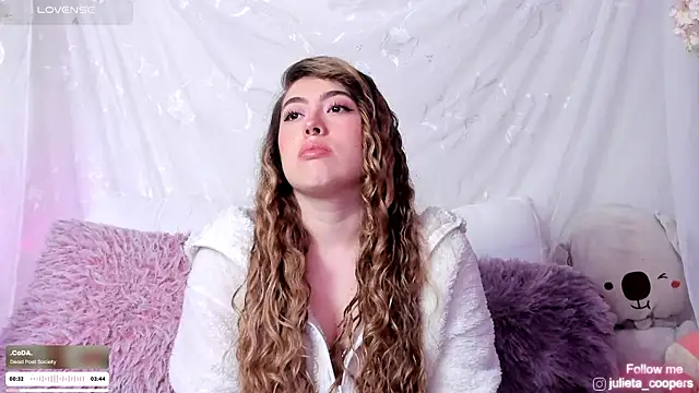 Snapshot of julieta_cooper20 chatting on 07-19-26, 04:21 julieta cooper20 online show from 07-19-26, 04:21