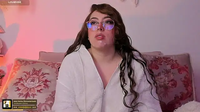 Snapshot of julieta_cooper20 chatting on 10-01-25, 03:55 julieta cooper20 online show from 10-01-25, 03:55