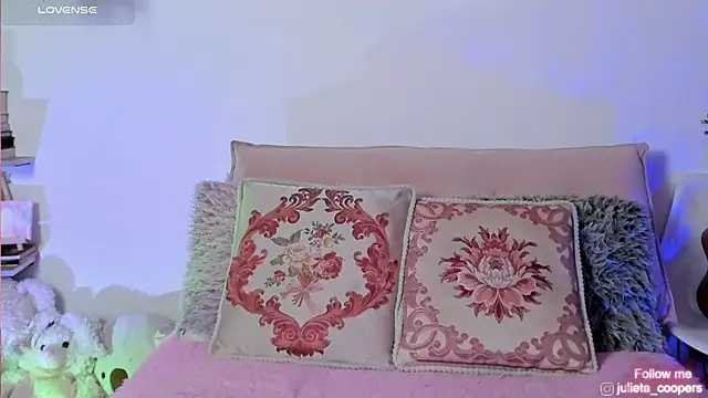 julieta cooper20 online show from 03-12-26, 04:07