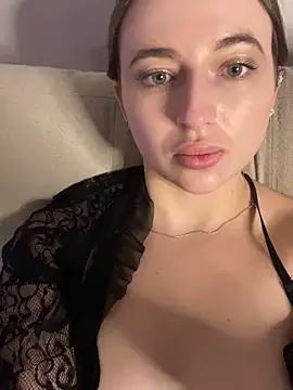 AlisaQSky online show from 10-27-25, 09:27