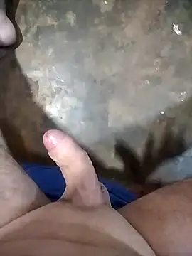 Snapshot of mivergom chatting on 11-25-25, 12:49 mivergom online show from 11-25-25, 12:49