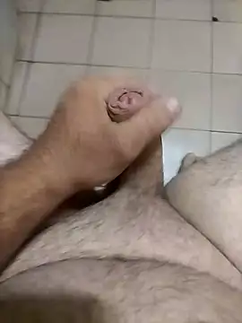 Snapshot of mivergom chatting on 01-10-26, 01:17 mivergom online show from 01-10-26, 01:17