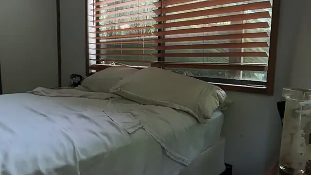 Snapshot of pleasuresponge chatting on 12-21-25, 03:41 pleasuresponge online show from 12-21-25, 03:41