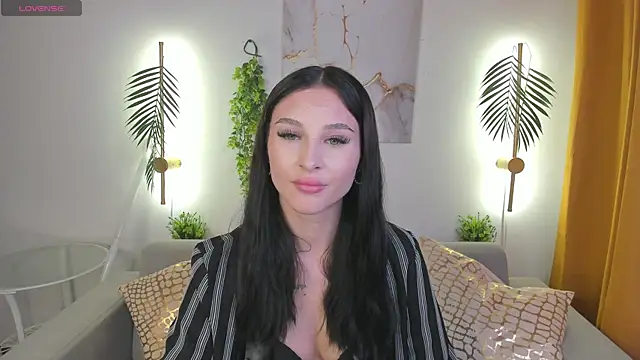Snapshot of Erika_Flame chatting on 10-11-25, 12:50 Erika Flame online show from 10-11-25, 12:50