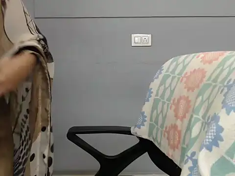 Surjeet Kaur online show from 11-28-25, 04:01