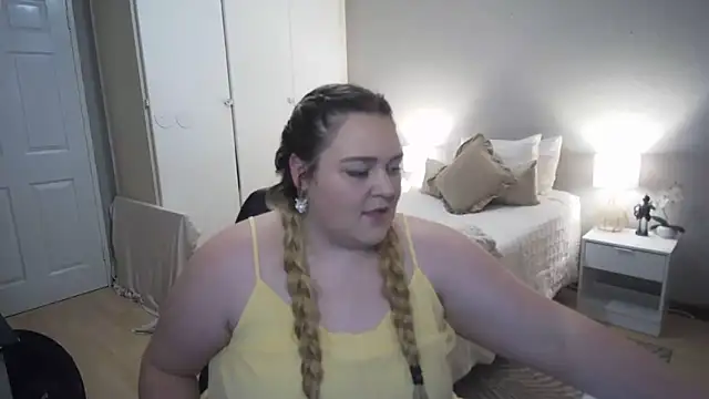 Snapshot of Neytjie chatting on 11-28-25, 06:41 Neytjie online show from 11-28-25, 06:41