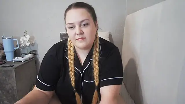 Snapshot of Neytjie chatting on 02-27-26, 05:57 Neytjie online show from 02-27-26, 05:57