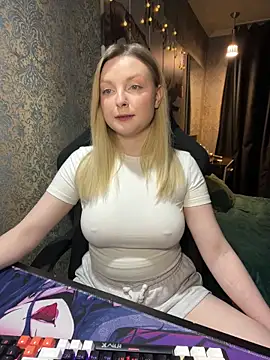 Lina ly online show from 11-06-25, 08:57