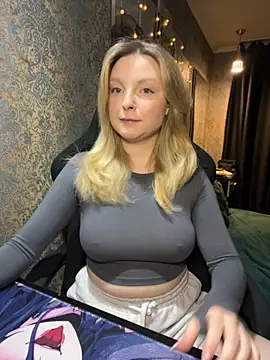 Lina ly online show from 11-04-25, 09:07