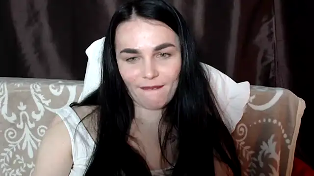 Snapshot of Silviaa chatting on 03-12-25, 10:39 Silviaa online show from 03-12-25, 10:39