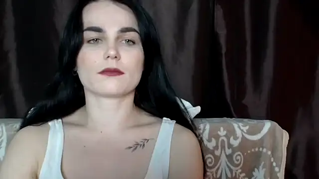 Snapshot of Silviaa chatting on 03-12-25, 07:36 Silviaa online show from 03-12-25, 07:36