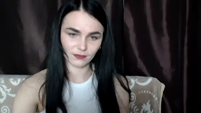 Snapshot of Silviaa chatting on 03-11-25, 07:47 Silviaa online show from 03-11-25, 07:47
