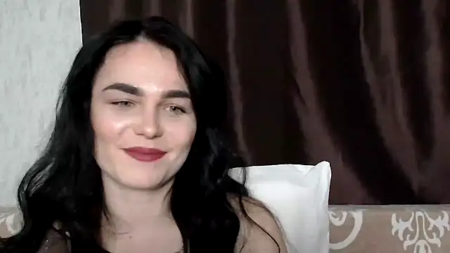 Snapshot of Silviaa chatting on 03-10-25, 06:12 Silviaa online show from 03-10-25, 06:12