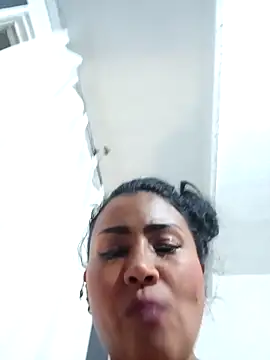 Ariana Rodriguez online show from 11-15-25, 12:25