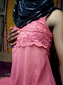 Snapshot of Cutesoma01 chatting on 09-12-25, 05:13 Cutesoma01 online show from 09-12-25, 05:13