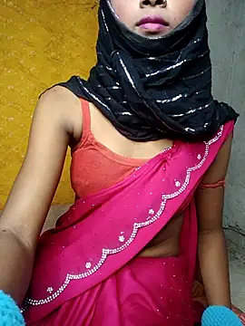 Snapshot of Cutesoma01 chatting on 10-18-25, 04:09 Cutesoma01 online show from 10-18-25, 04:09