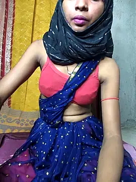 Snapshot of Cutesoma01 chatting on 10-13-25, 04:52 Cutesoma01 online show from 10-13-25, 04:52