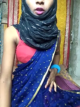 Snapshot of Cutesoma01 chatting on 10-14-25, 04:29 Cutesoma01 online show from 10-14-25, 04:29