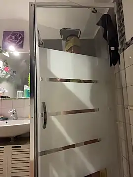 Snapshot of Anthopassif84 chatting on 10-14-25, 09:04 Anthopassif84 online show from 10-14-25, 09:04