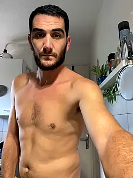 Snapshot of Anthopassif84 chatting on 09-24-25, 01:06 Anthopassif84 online show from 09-24-25, 01:06