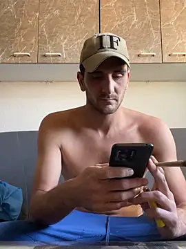 Snapshot of Anthopassif84 chatting on 09-27-25, 09:04 Anthopassif84 online show from 09-27-25, 09:04