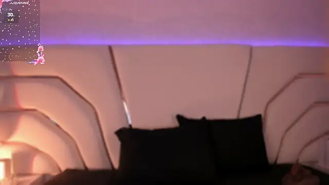 Snapshot of Violeta-Marquez chatting on 07-03-26, 11:39 Violeta-Marquez online show from 07-03-26, 11:39