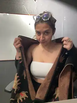 Isabella Varella online show from 02-17-26, 12:13