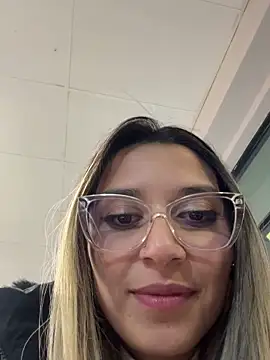 Isabella Varella online show from 09-13-25, 01:27