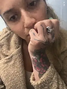 Isabella Varella online show from 02-16-26, 12:37