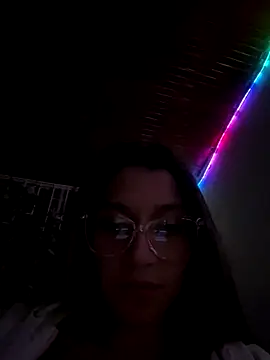 Isabella Varella online show from 11-29-25, 01:06