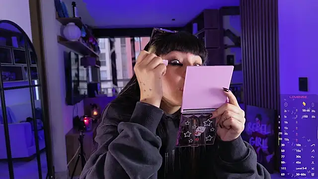 Saraa Desiree online show from 04-15-26, 01:48