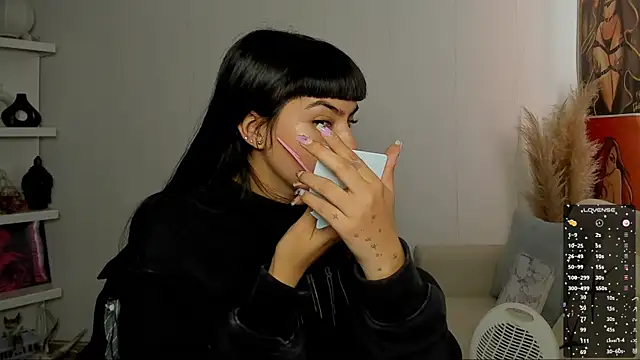 Saraa Desiree online show from 09-18-25, 01:36