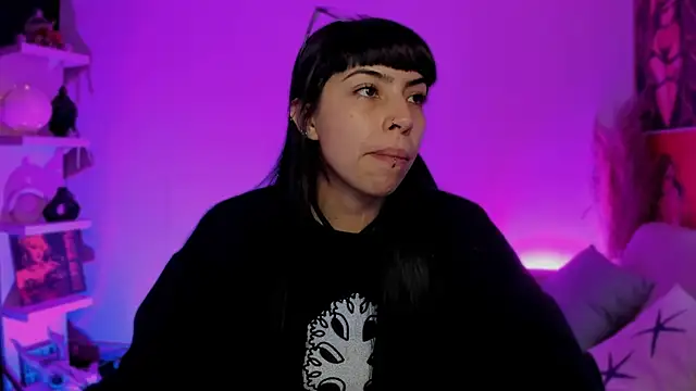 Saraa Desiree online show from 10-16-25, 10:40