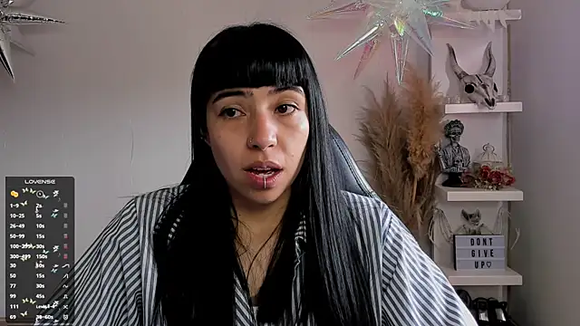 Saraa Desiree online show from 03-08-25, 09:40