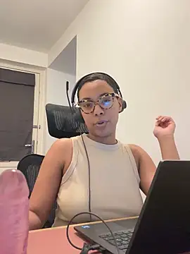 Melia Rayne online show from 12-05-25, 11:20