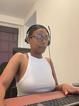 Snapshot of Melia_Rayne chatting on 05-26-26, 09:40 Melia Rayne online show from 05-26-26, 09:40